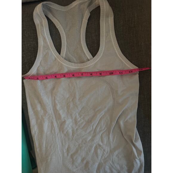 Lululemon Swiftly Tech Racerback Tank Top Light Heather Gray White Size 4 GUC - Picture 3 of 5